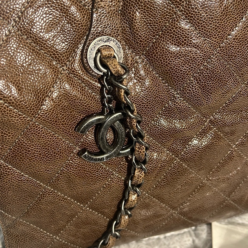AUTHENTIC CHANEL  HANDBAG ** CAVIAR LEATHER ** VERSATILE, SPACIOUS AND BEAUTIFUL - Picture 14 of 17